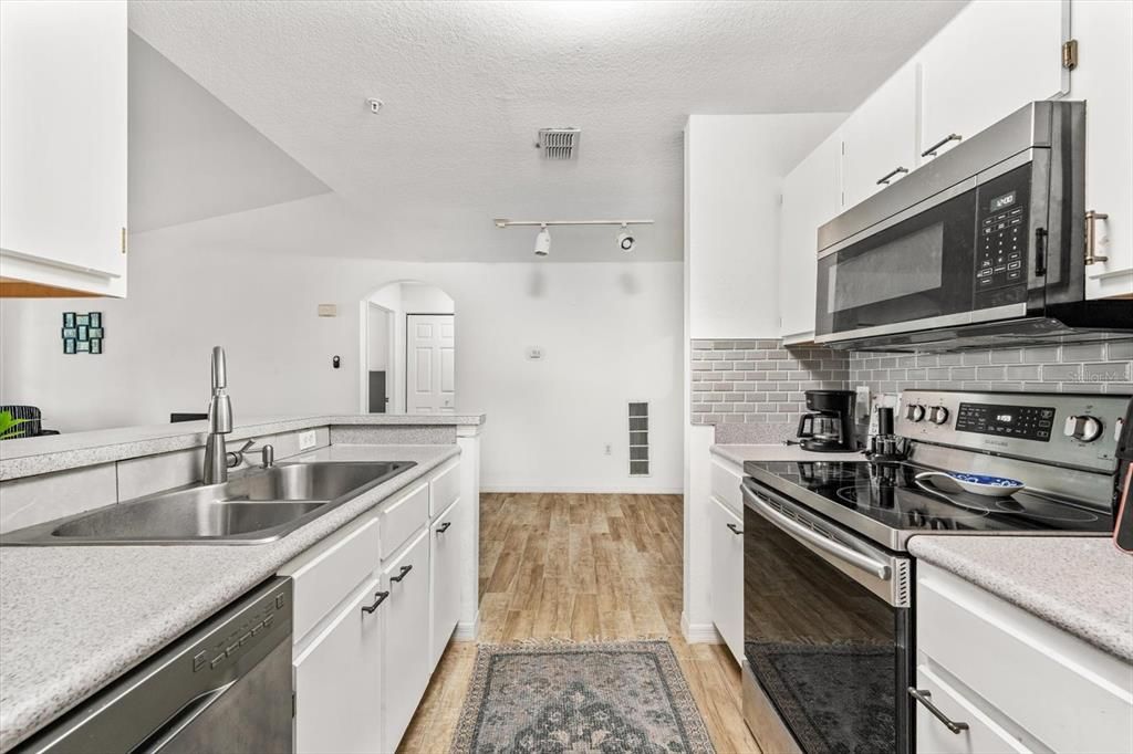 For Rent: $1,850 (2 beds, 2 baths, 1080 Square Feet)