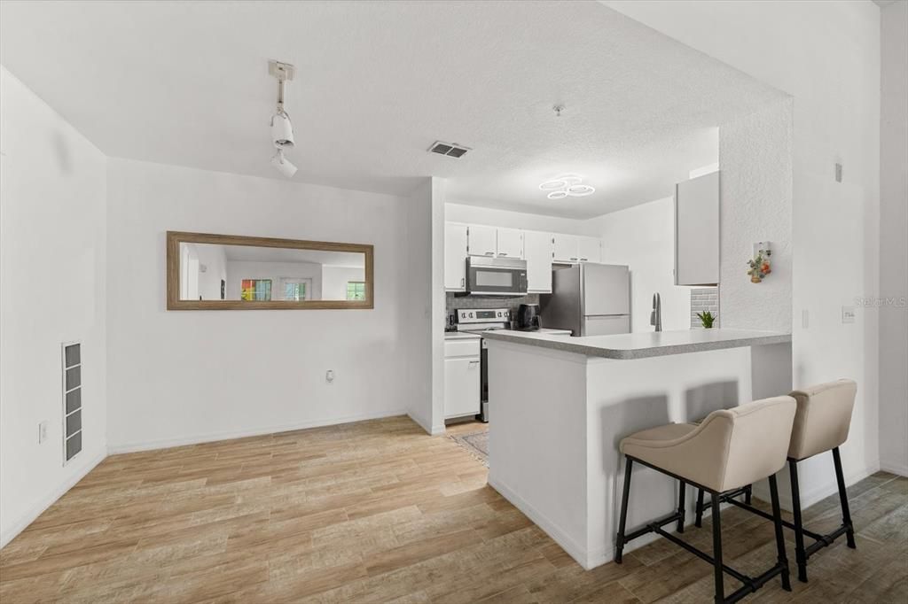 For Rent: $1,850 (2 beds, 2 baths, 1080 Square Feet)