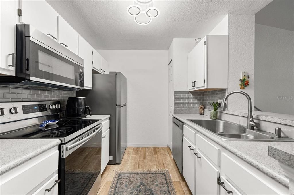 For Rent: $1,850 (2 beds, 2 baths, 1080 Square Feet)