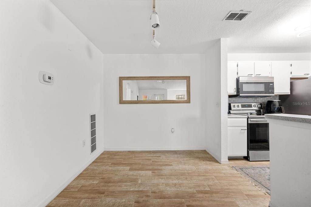 For Rent: $1,850 (2 beds, 2 baths, 1080 Square Feet)