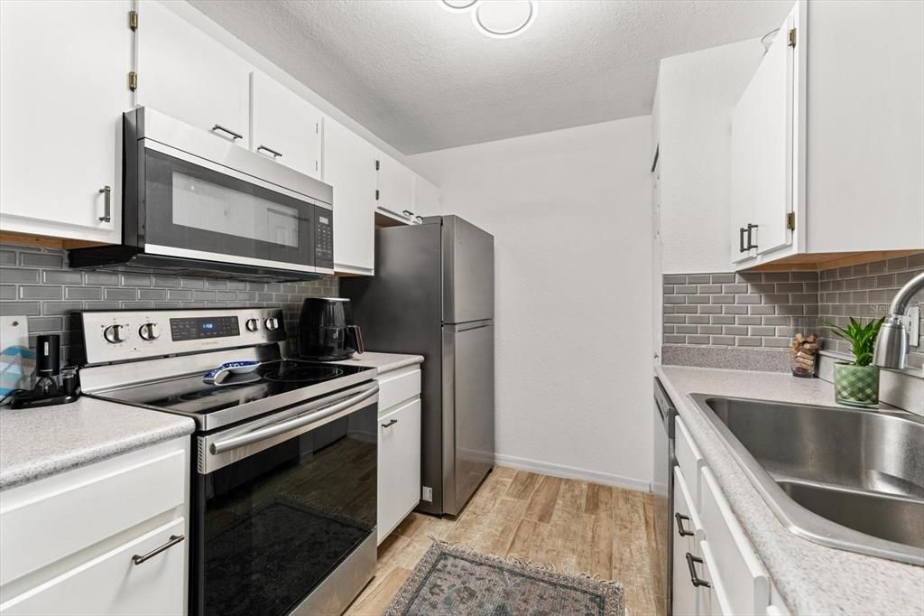 For Rent: $1,850 (2 beds, 2 baths, 1080 Square Feet)