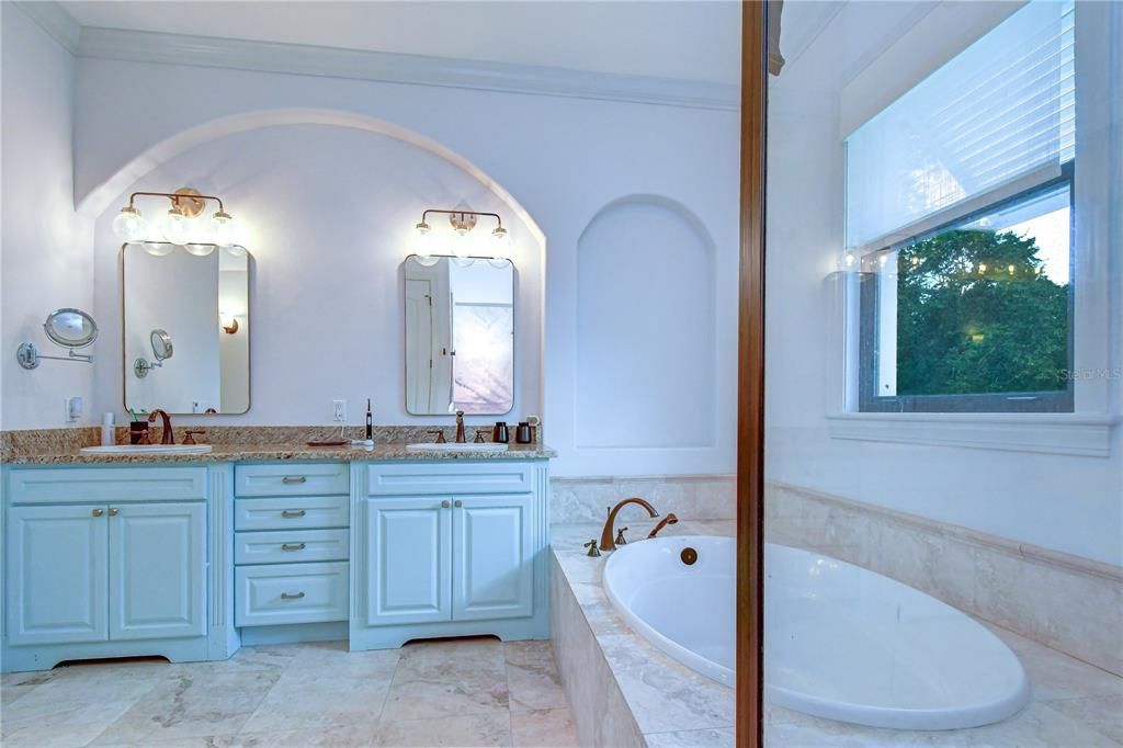For Sale: $1,550,000 (5 beds, 4 baths, 3366 Square Feet)
