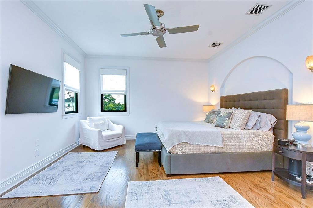 For Sale: $1,550,000 (5 beds, 4 baths, 3366 Square Feet)