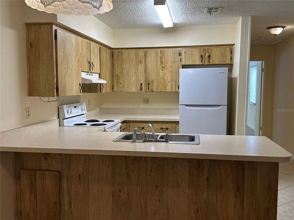 For Sale: $149,000 (1 beds, 1 baths, 797 Square Feet)