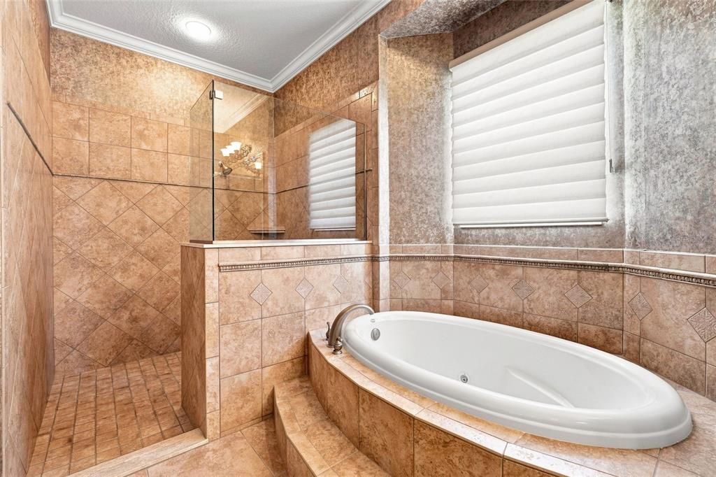 En Venta: $850,000 (4 camas, 4 baños, 3470 Pies cuadrados)