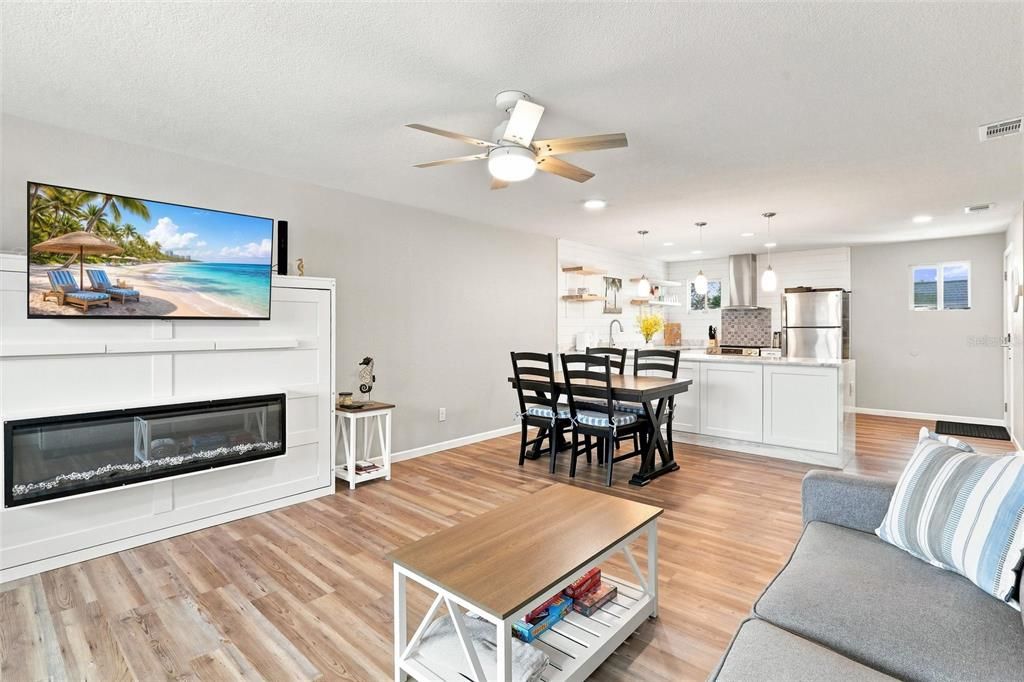For Sale: $84,900 (1 beds, 1 baths, 735 Square Feet)