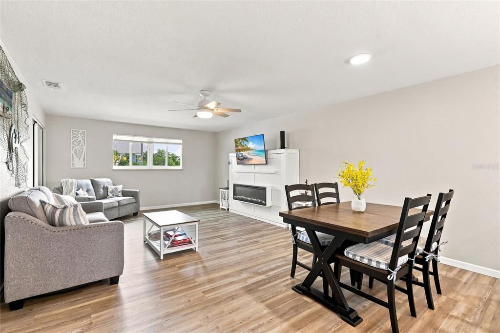 For Sale: $84,900 (1 beds, 1 baths, 735 Square Feet)