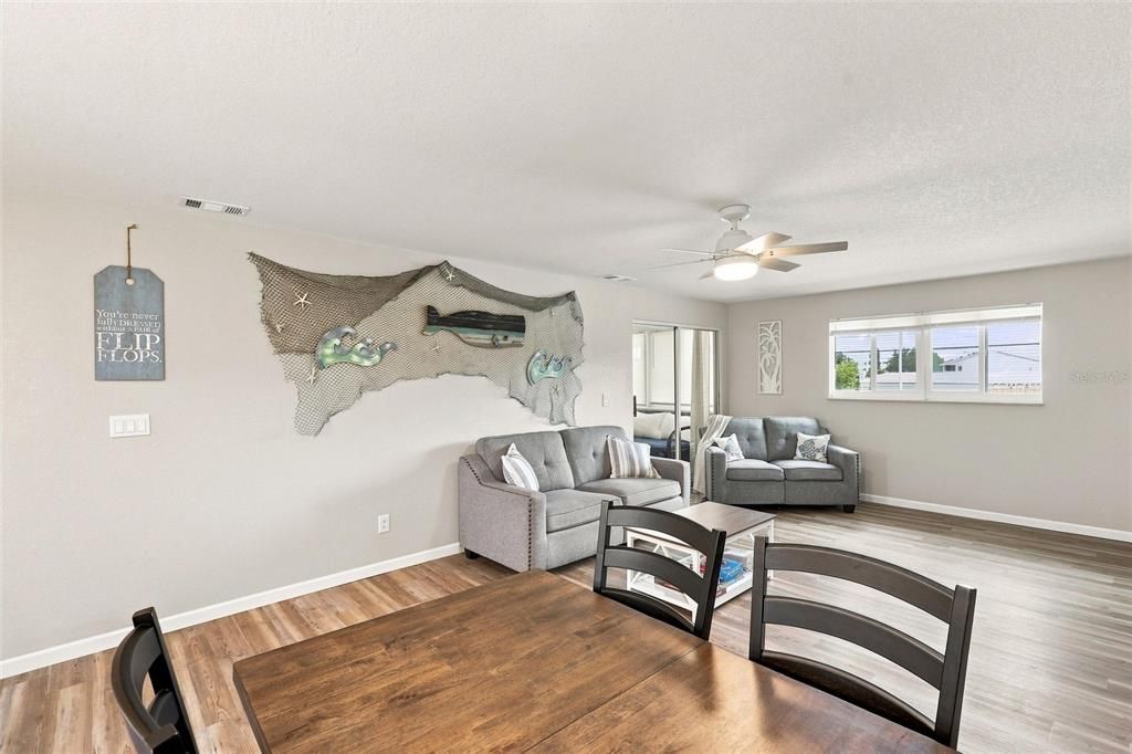 For Sale: $84,900 (1 beds, 1 baths, 735 Square Feet)