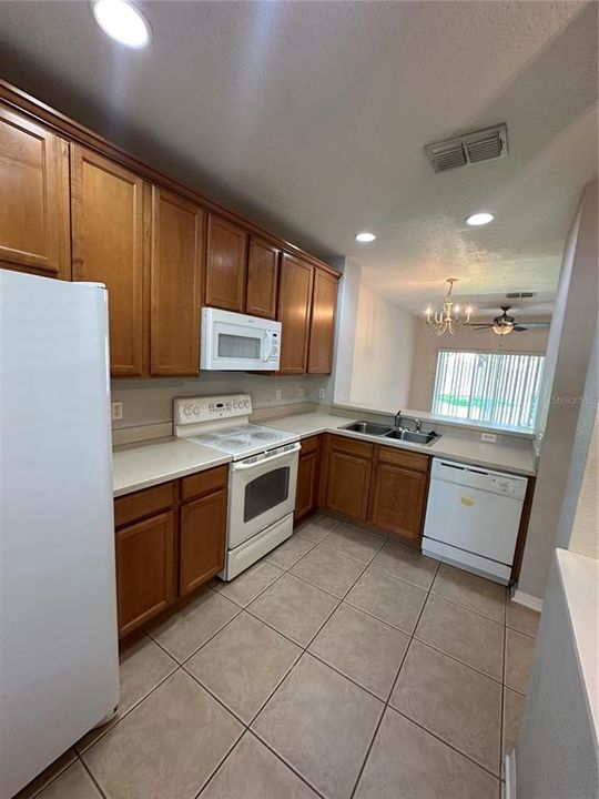 For Rent: $1,620 (2 beds, 2 baths, 987 Square Feet)