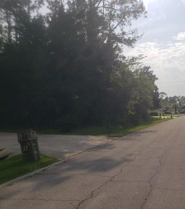 合同活跃: $75,000 (0.23 acres)