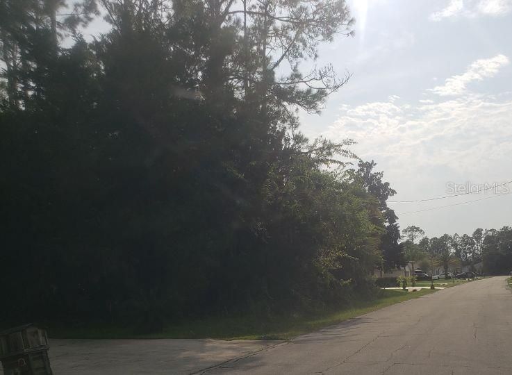 合同活跃: $75,000 (0.23 acres)