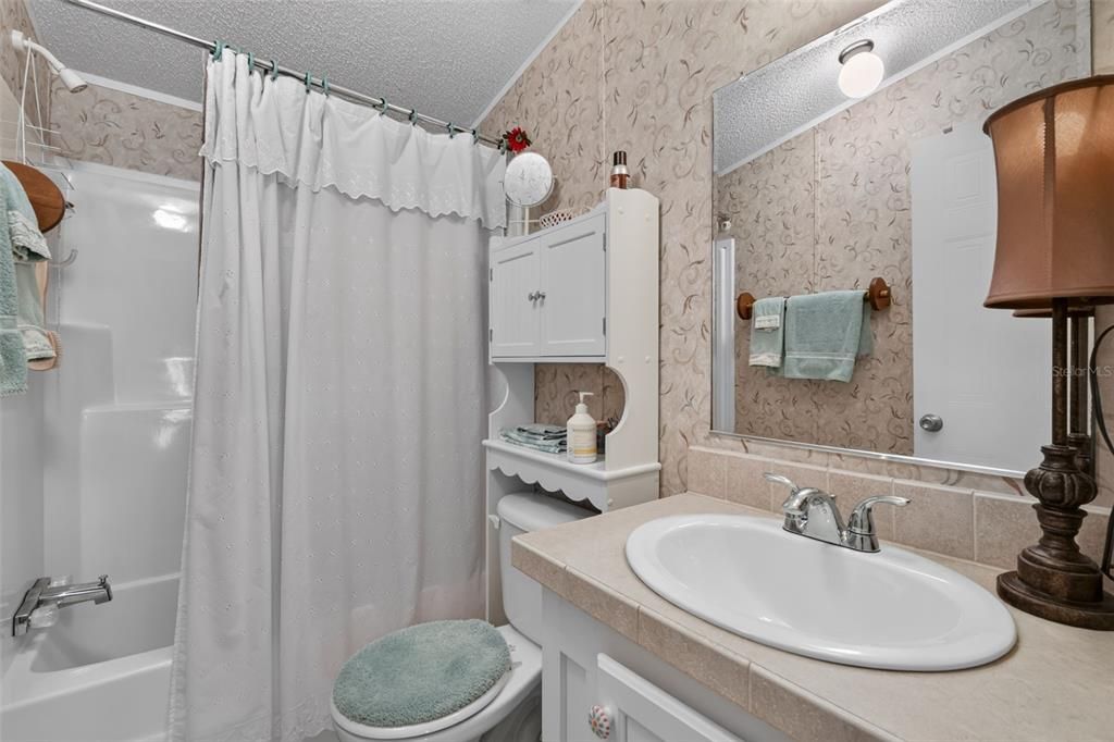 For Sale: $179,000 (2 beds, 2 baths, 1056 Square Feet)