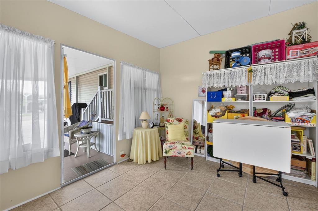 For Sale: $179,000 (2 beds, 2 baths, 1056 Square Feet)