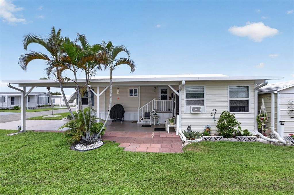 For Sale: $179,000 (2 beds, 2 baths, 1056 Square Feet)