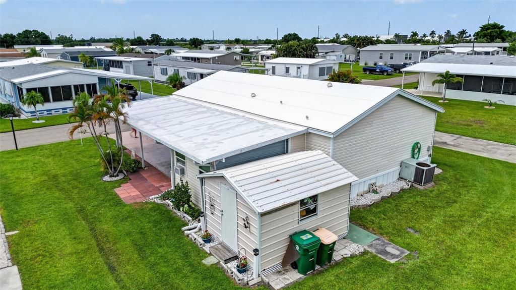 For Sale: $179,000 (2 beds, 2 baths, 1056 Square Feet)