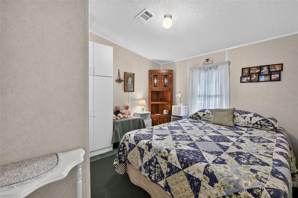 For Sale: $179,000 (2 beds, 2 baths, 1056 Square Feet)
