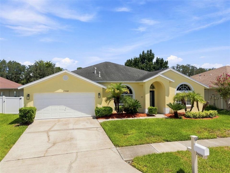 For Sale: $425,000 (4 beds, 2 baths, 2012 Square Feet)