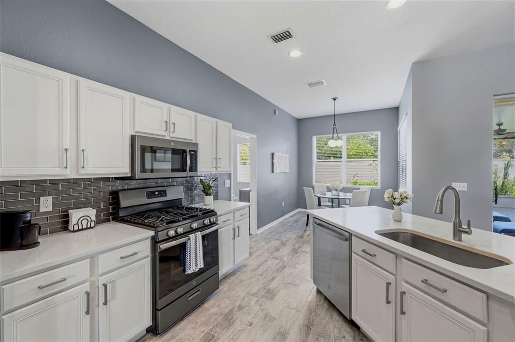 For Sale: $425,000 (4 beds, 2 baths, 2012 Square Feet)