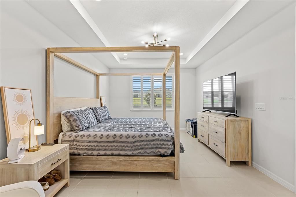 For Rent: $3,000 (3 beds, 2 baths, 2333 Square Feet)