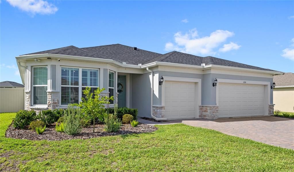 For Rent: $3,000 (3 beds, 2 baths, 2333 Square Feet)