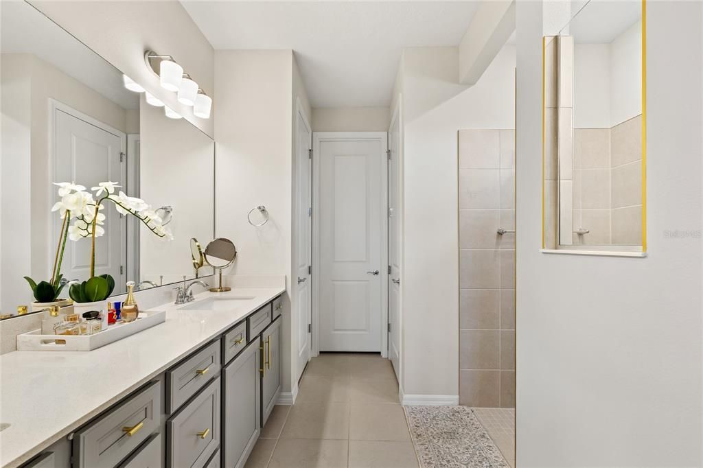 For Rent: $3,000 (3 beds, 2 baths, 2333 Square Feet)