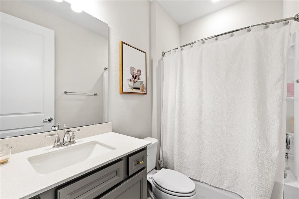 For Rent: $3,000 (3 beds, 2 baths, 2333 Square Feet)