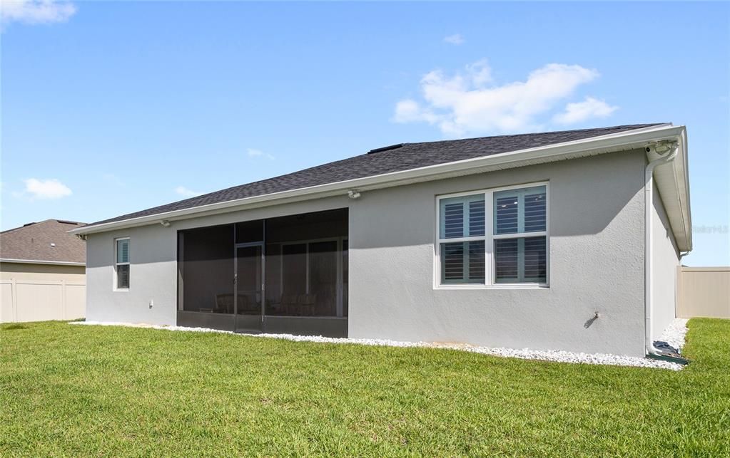 For Rent: $3,000 (3 beds, 2 baths, 2333 Square Feet)