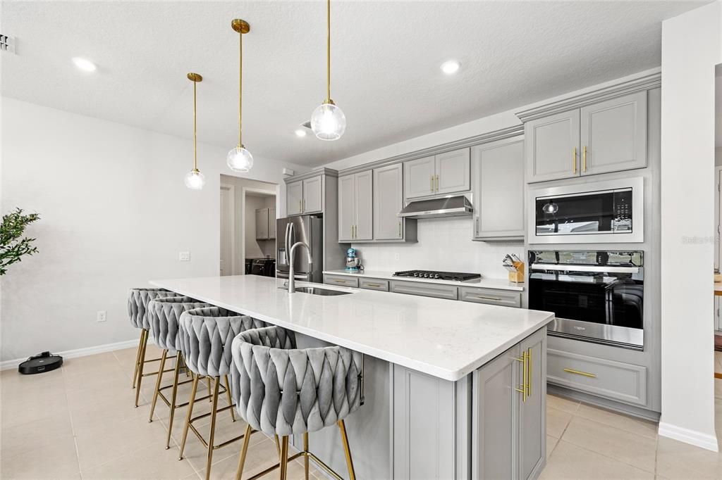 For Rent: $3,000 (3 beds, 2 baths, 2333 Square Feet)