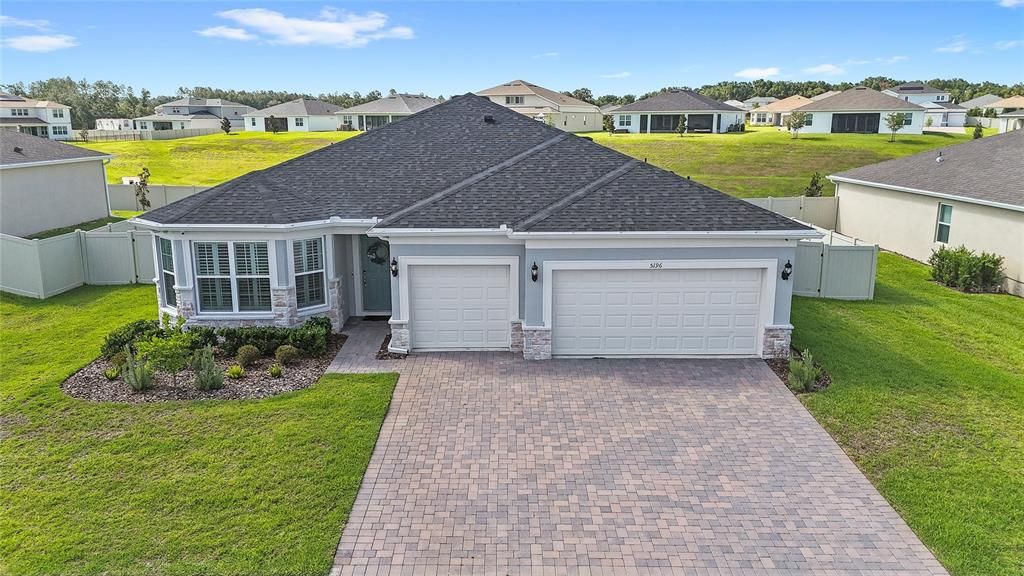 For Rent: $3,000 (3 beds, 2 baths, 2333 Square Feet)