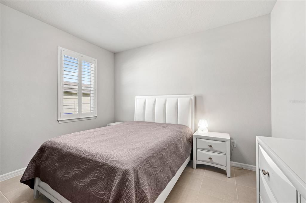 For Rent: $3,000 (3 beds, 2 baths, 2333 Square Feet)