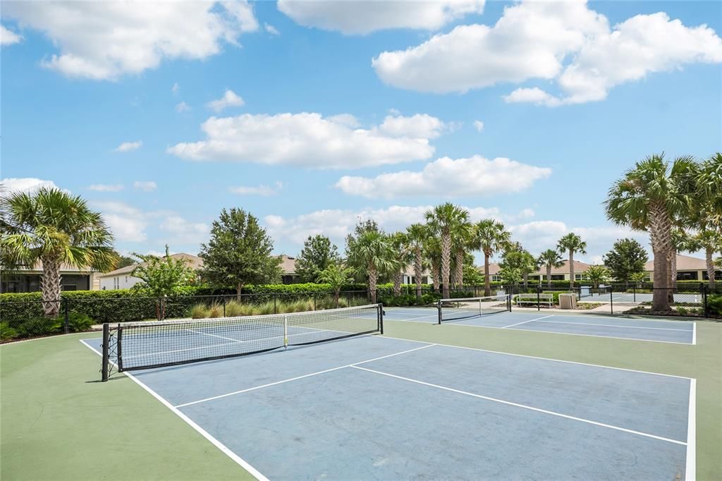 For Sale: $295,500 (2 beds, 2 baths, 1614 Square Feet)