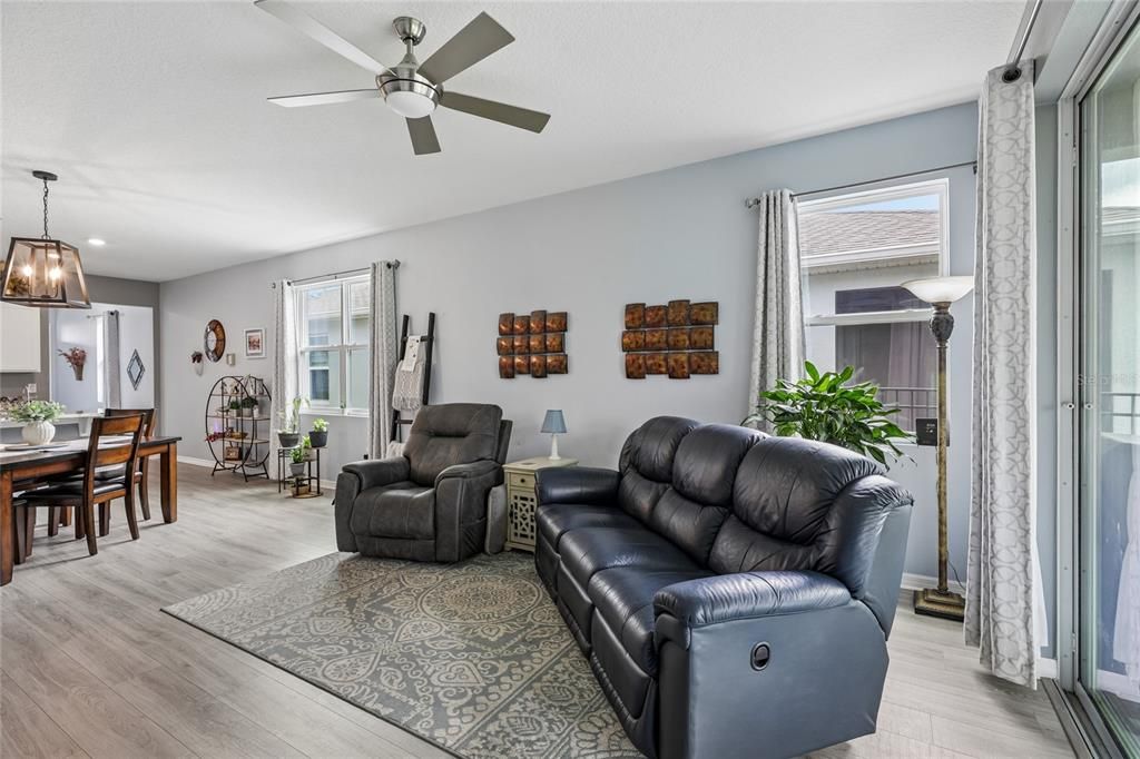 For Sale: $295,500 (2 beds, 2 baths, 1614 Square Feet)