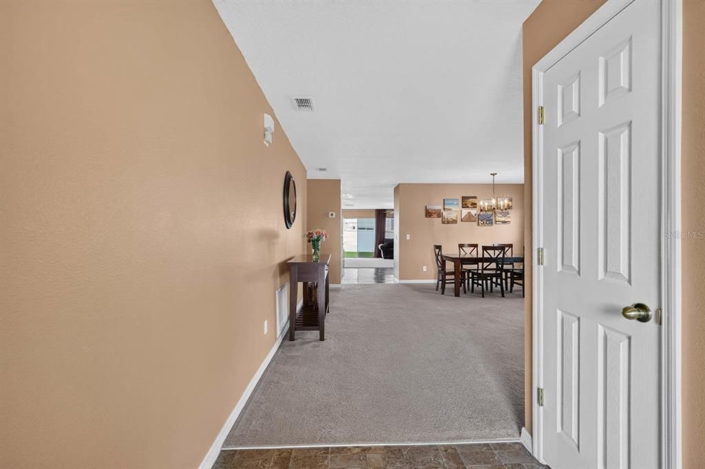 For Sale: $359,900 (4 beds, 2 baths, 1934 Square Feet)