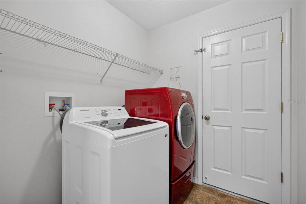 For Sale: $359,900 (4 beds, 2 baths, 1934 Square Feet)