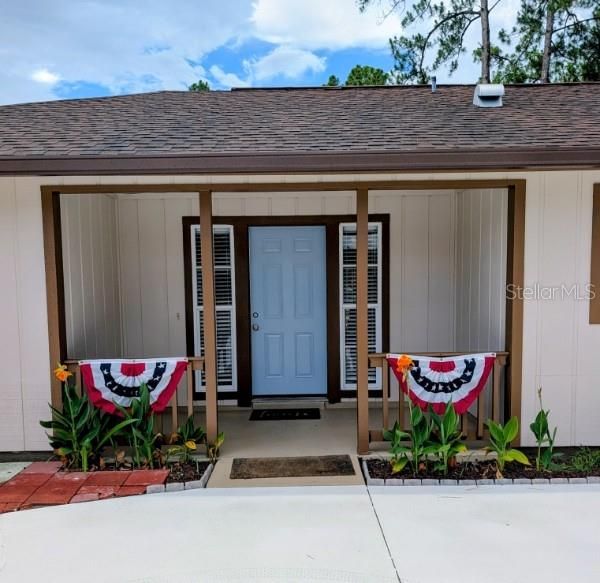 Active With Contract: $286,000 (3 beds, 3 baths, 1378 Square Feet)