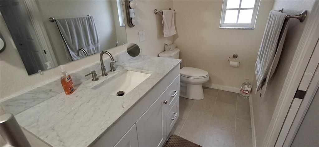 Active With Contract: $286,000 (3 beds, 3 baths, 1378 Square Feet)