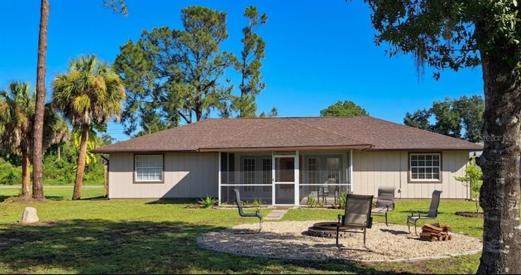 Active With Contract: $286,000 (3 beds, 3 baths, 1378 Square Feet)
