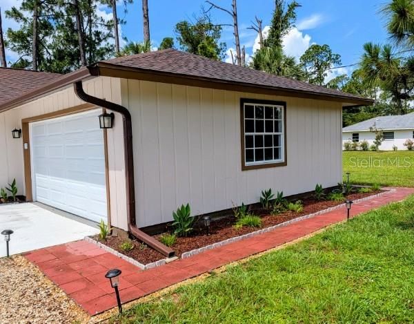 Active With Contract: $286,000 (3 beds, 3 baths, 1378 Square Feet)