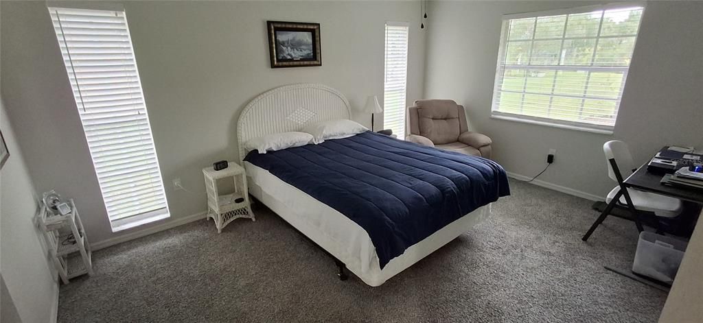 Active With Contract: $286,000 (3 beds, 3 baths, 1378 Square Feet)