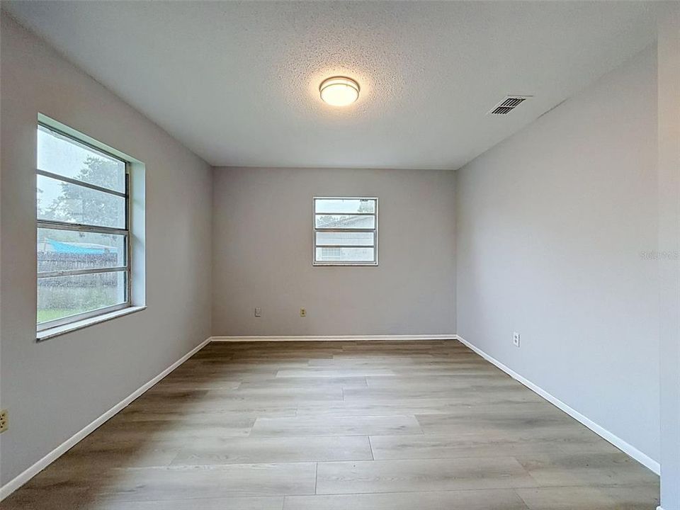 For Sale: $214,900 (3 beds, 1 baths, 1404 Square Feet)
