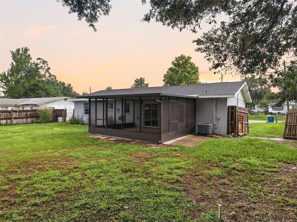 For Sale: $214,900 (3 beds, 1 baths, 1404 Square Feet)