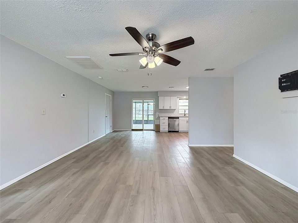 For Sale: $214,900 (3 beds, 1 baths, 1404 Square Feet)