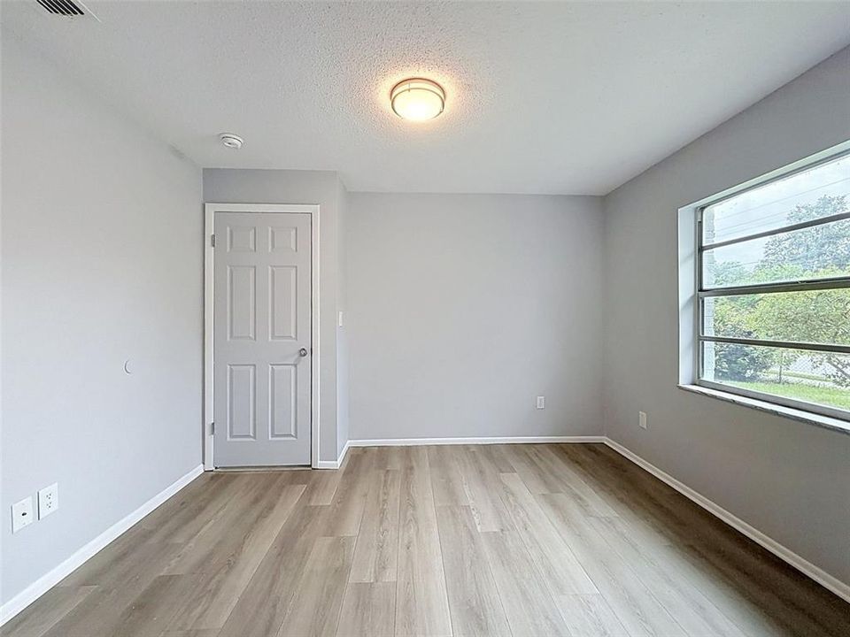 For Sale: $214,900 (3 beds, 1 baths, 1404 Square Feet)