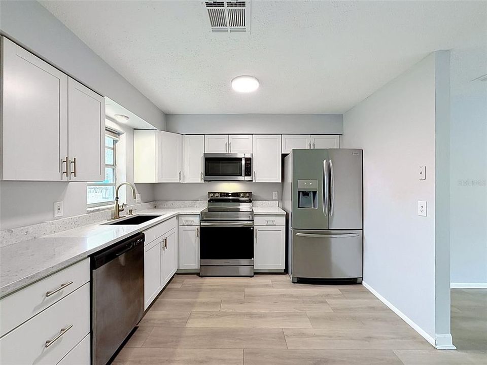 For Sale: $214,900 (3 beds, 1 baths, 1404 Square Feet)