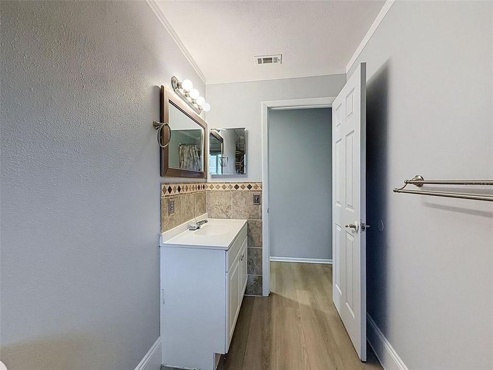 For Sale: $214,900 (3 beds, 1 baths, 1404 Square Feet)