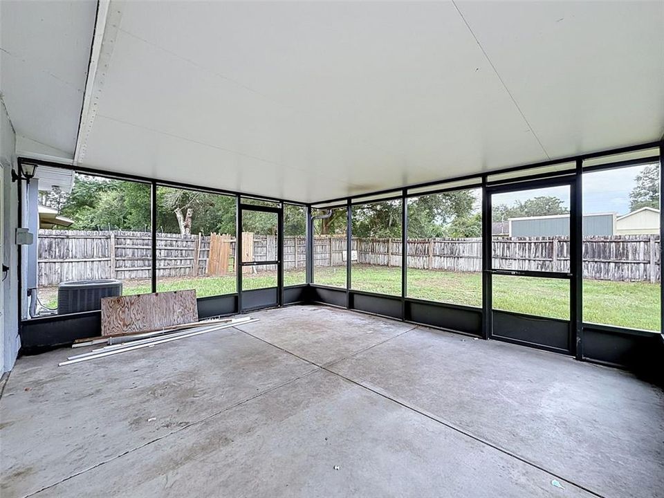 For Sale: $214,900 (3 beds, 1 baths, 1404 Square Feet)