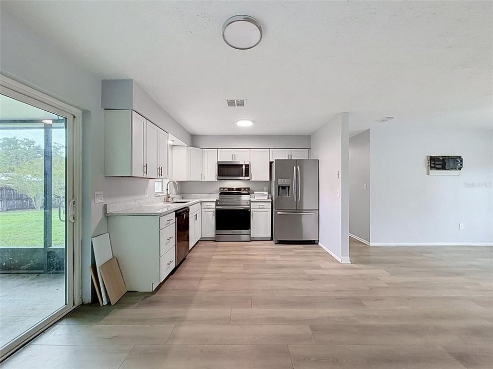 For Sale: $214,900 (3 beds, 1 baths, 1404 Square Feet)