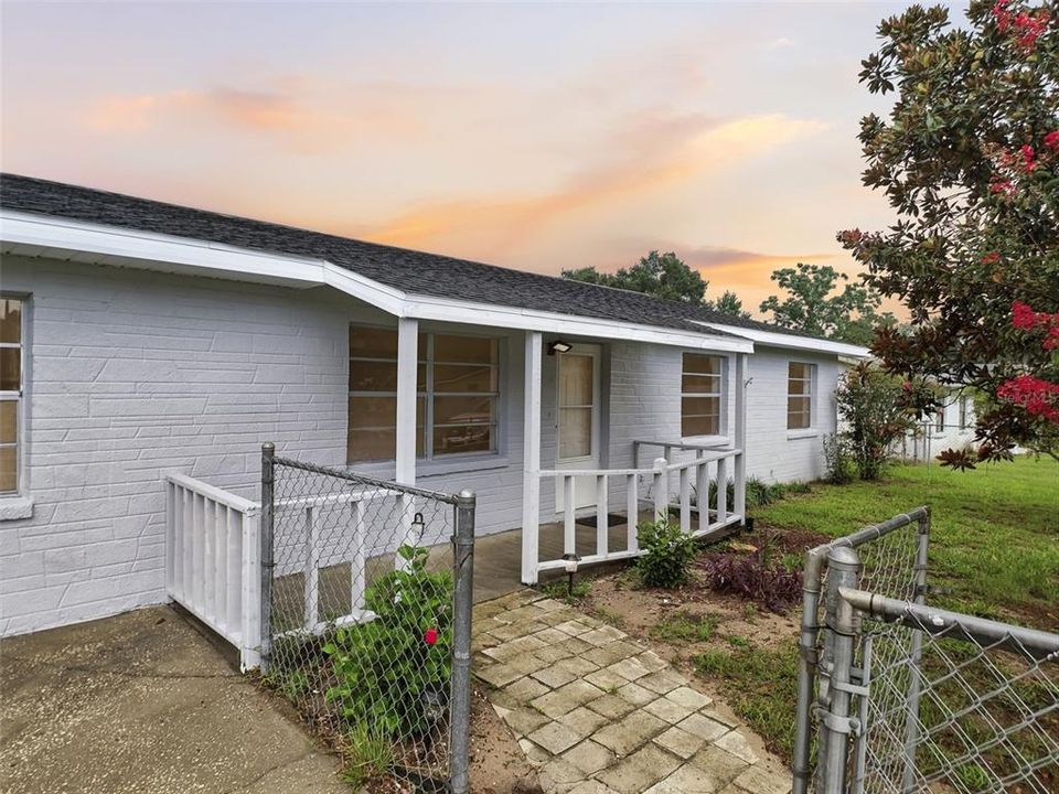For Sale: $214,900 (3 beds, 1 baths, 1404 Square Feet)