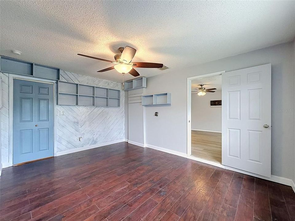 For Sale: $214,900 (3 beds, 1 baths, 1404 Square Feet)