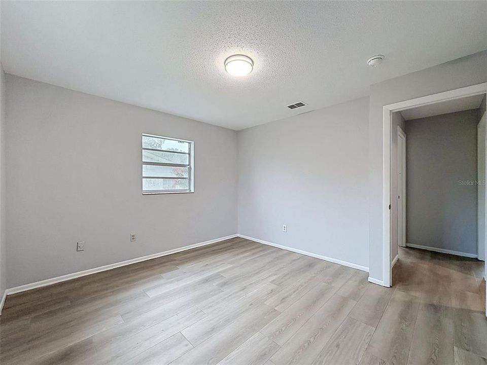 For Sale: $214,900 (3 beds, 1 baths, 1404 Square Feet)
